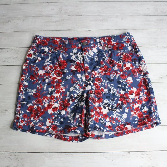 Bandolino Women's Floral Denim Shorts Size 12 Amy Short Blue Red White - Picture 2 of 6